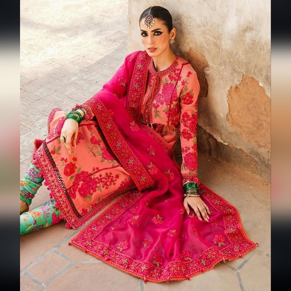 TULIP - Hussain Rehar Karandi 3 Piece Suit With Straight Pants- Medium - Picture 4 of 12